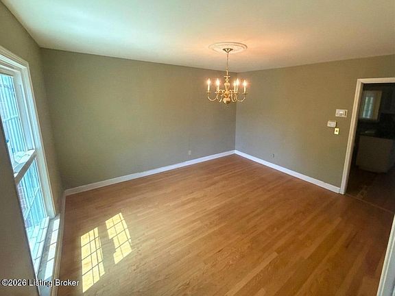 3rd image of 8407 Brownsboro Rd