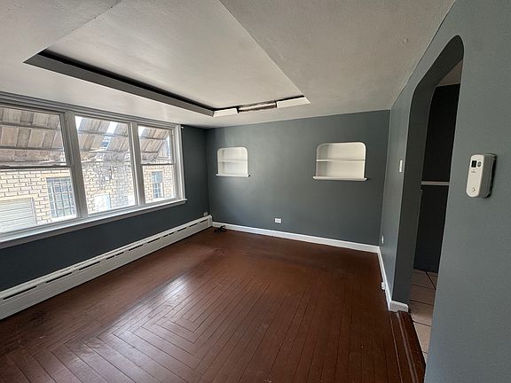 2nd image of 427 E 5th St