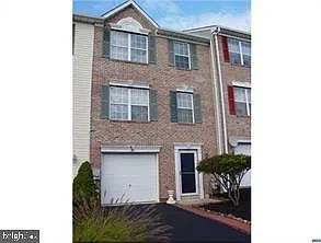 54 Emandan Ln