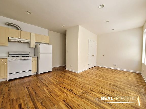 5th image of 917 W Dakin St #3004
