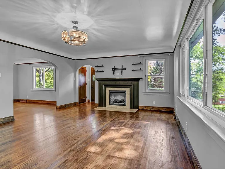 5004 Holston Dr — Photo 4