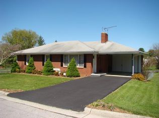 370 E Pine St, Wytheville, VA 24382
