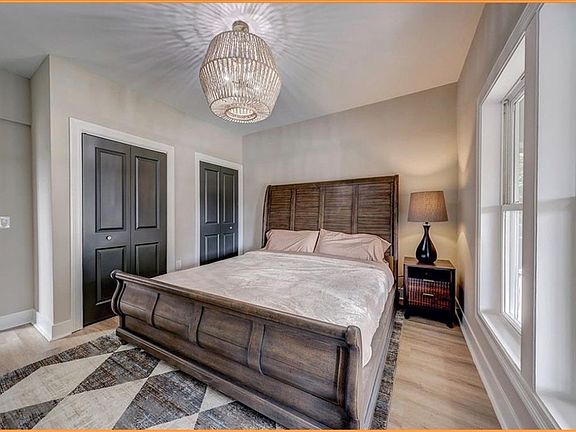 3rd image of 4812 Mercier St