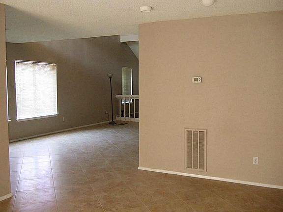 5th image of 2919 Meadowgrass Ln #10/108