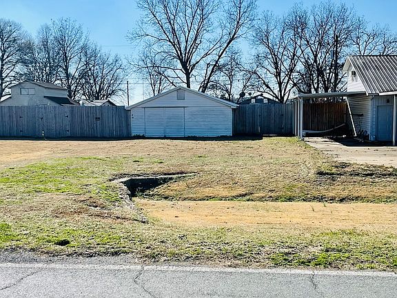 2nd image of 3639 Horseshoe Cir
