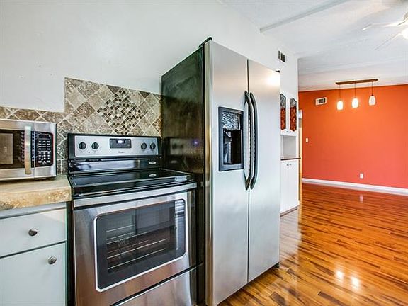 5th image of 2136 Bowie Dr