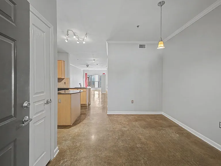 1803 Broadway — Photo 10