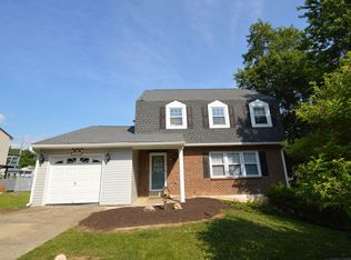 2404 W Colonial Dr, Upper Chichester, PA 19061