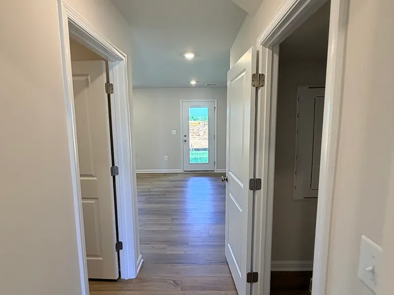 436 Seeback Dr — Photo 6