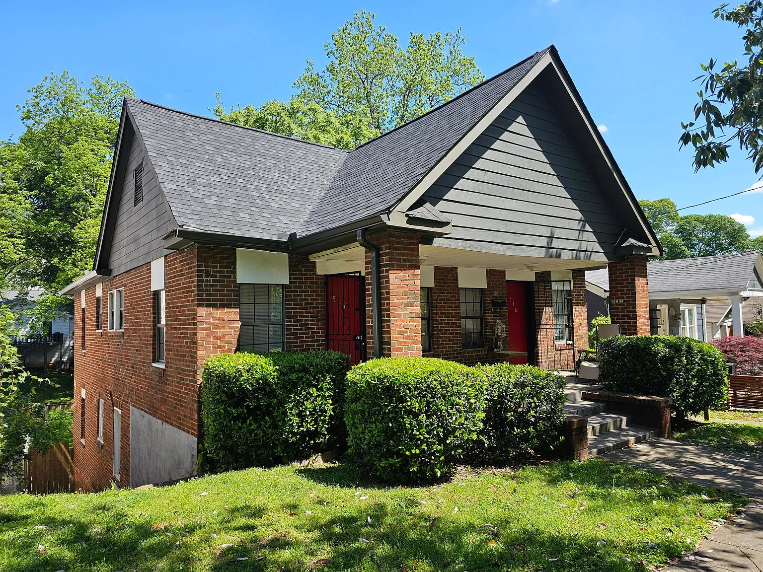 516 Morgan St NE — Photo 2