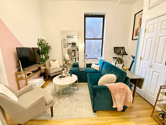 Rented by J PRESTON AND ASSOCIATES INC | media 9