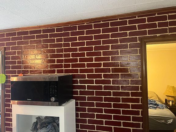 2nd image of 4420 Beverly Dr #B