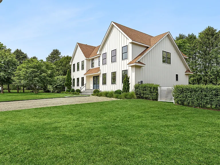 8 Farmstead Ln — Photo 5