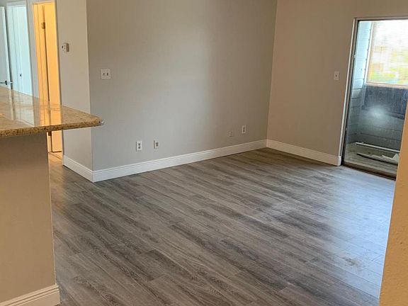 5th image of 1400 Gandy Blvd N Unit 106