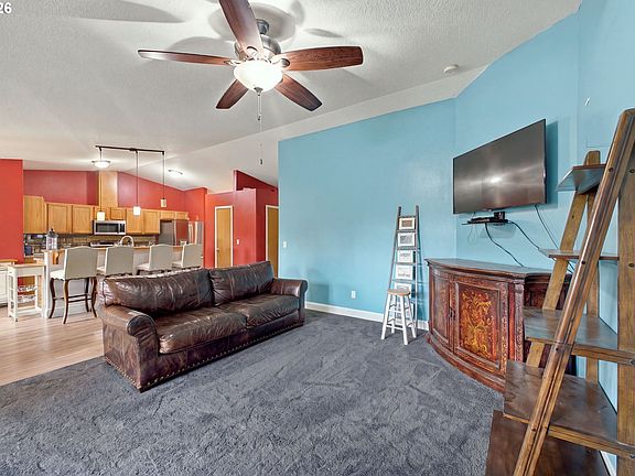 5th image of 186 Tara Ln