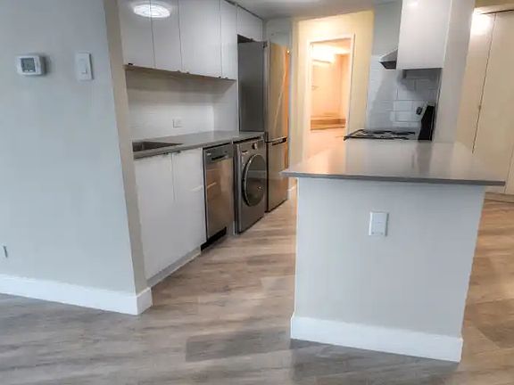 4th image of 1011 Beach Ave #2403