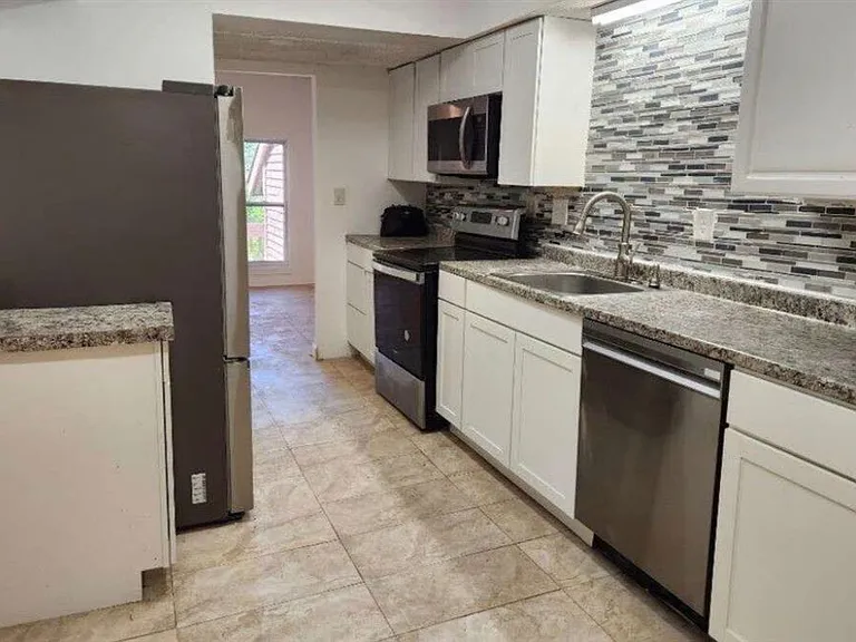 2565 Terrace Trl — Photo 3