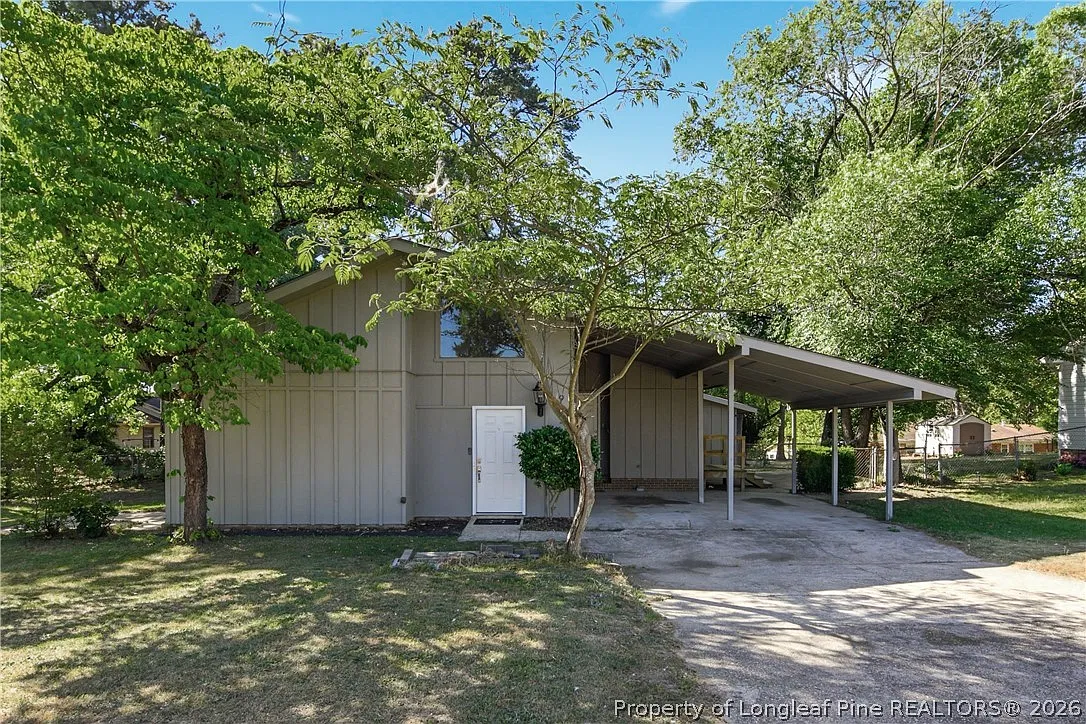3 bed, 2.0 bath, 1327 sqft, $1,300 — Photo 1