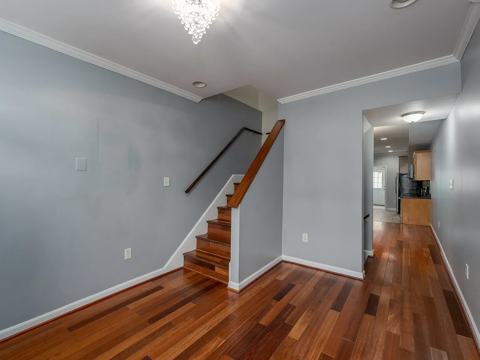 2 bed, 3.5 bath, 1717 sqft, $2,200 — Photo 2