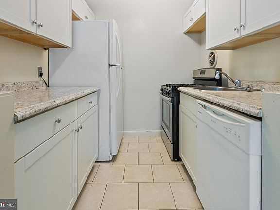 4th image of 4335 Americana Dr APT 10