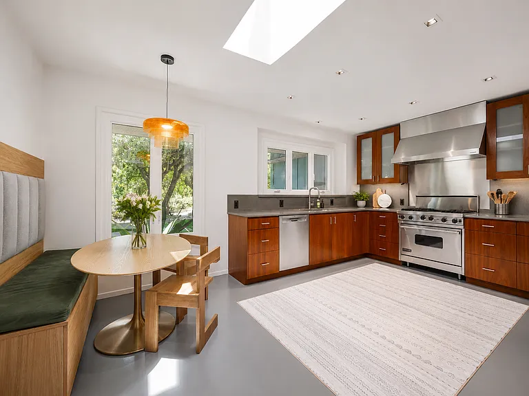 9410 Eden Dr — Photo 16