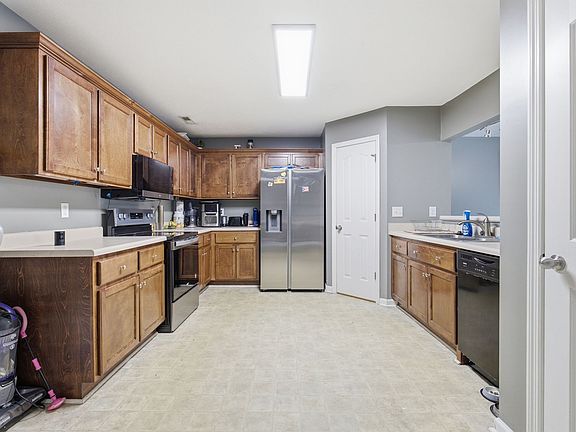 5th image of 2940 Baby Ruth Ln Unit 13