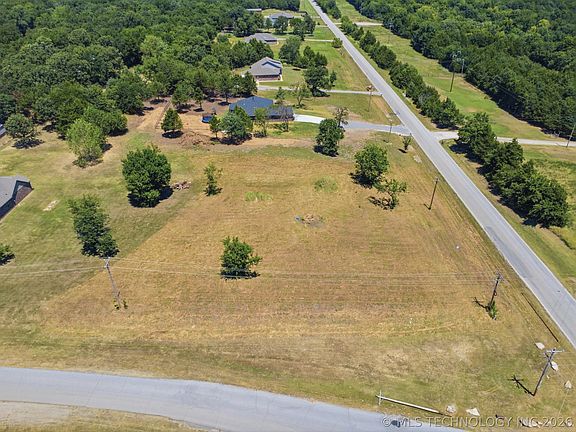 5th image of 32253 Meadowood Dr