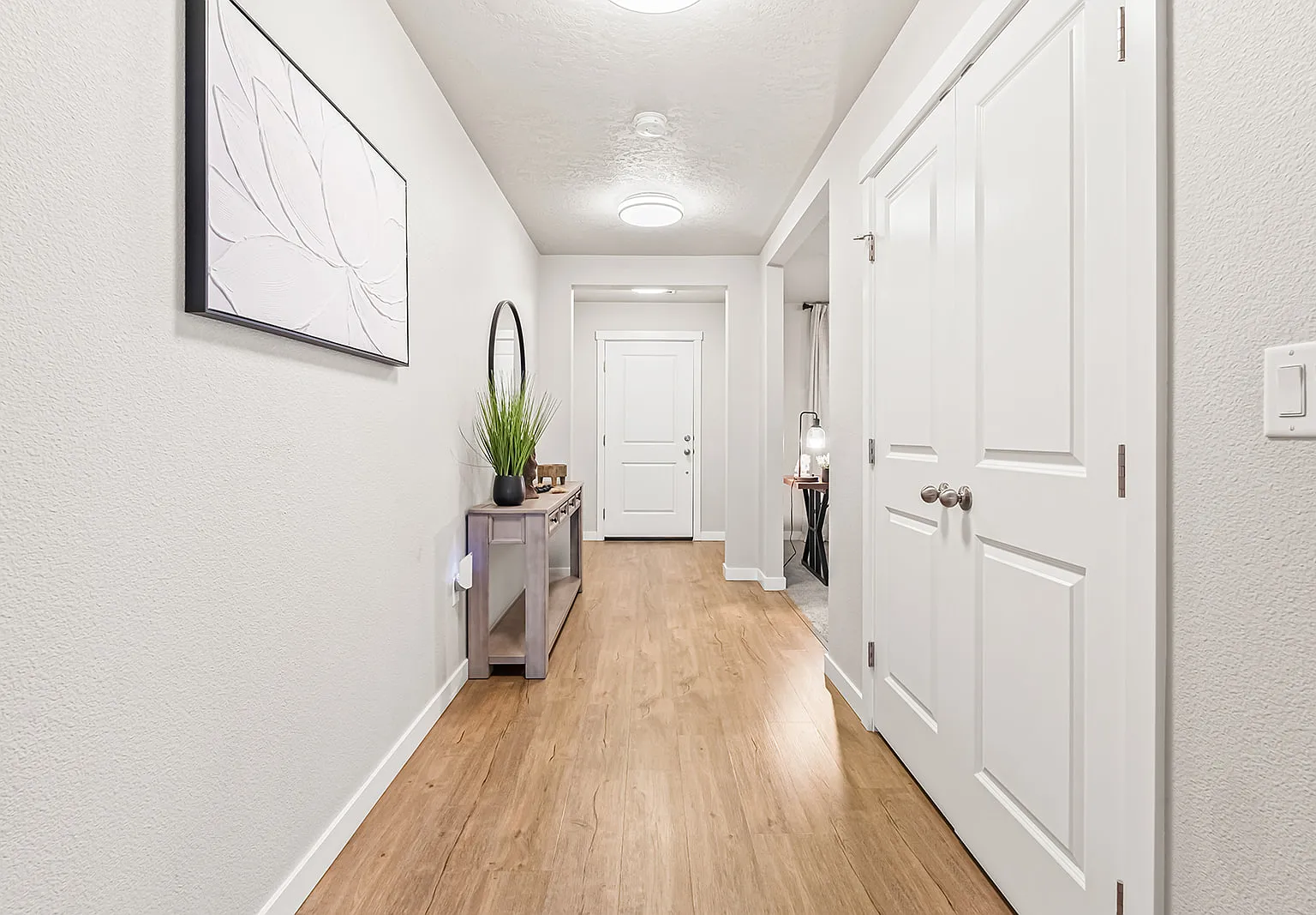 5 bed, 2992 sqft, $8,500 — Photo 3