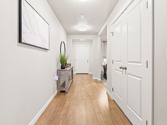 3rd image of 3882 E Berwick Dr
