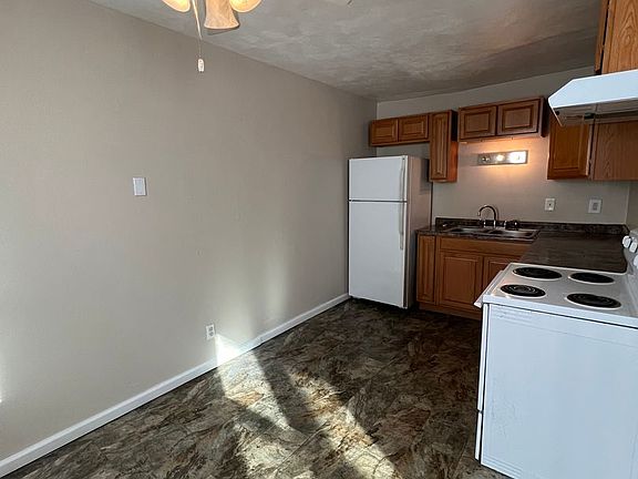 2nd image of 3418 Heatherton Dr APT 3