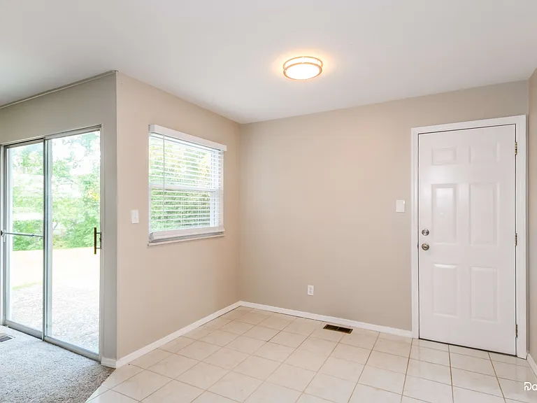 11011 Crimson Dr — Photo 6