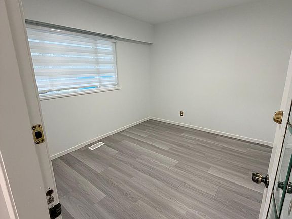5th image of 10551 Gilbert Rd