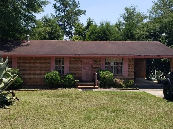 710 Brewer St, Tuskegee, AL 36083