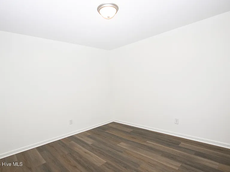 901 Glendale Dr — Photo 32