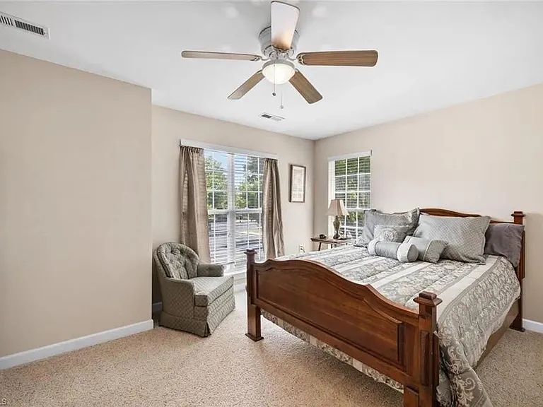 326 Summergate Dr — Photo 37