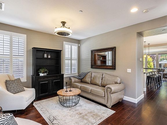 4th image of 514 Chablis Drive