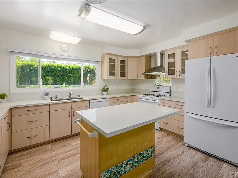 5065 Casa Dr — Photo 10