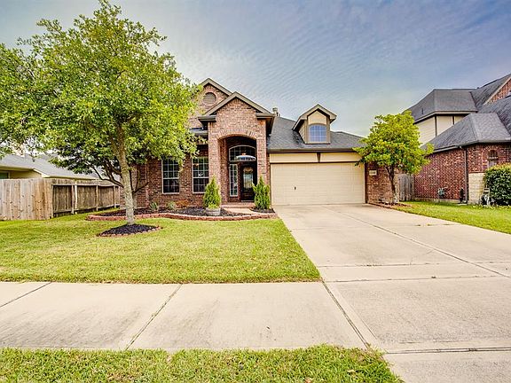 3rd image of 21406 Sierra Bend Dr