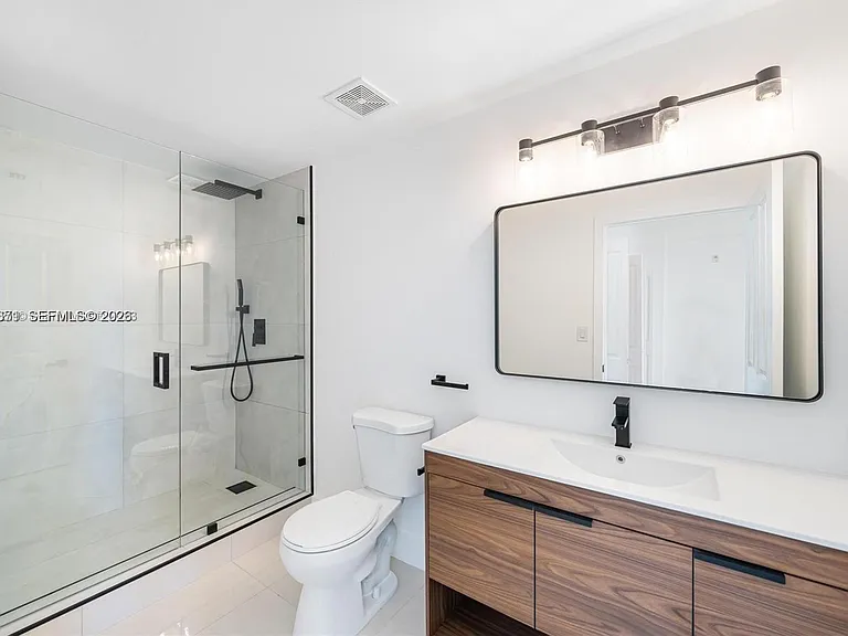 2280 SW 32nd Ave #201 — Photo 4