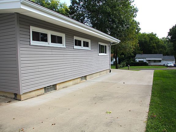 5th image of 7949 Irvington Ave