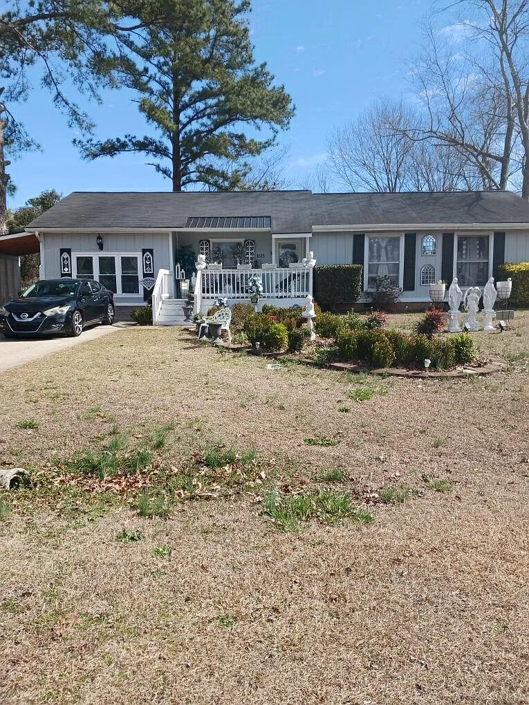 1615 Lawhorne Dr — Photo 1