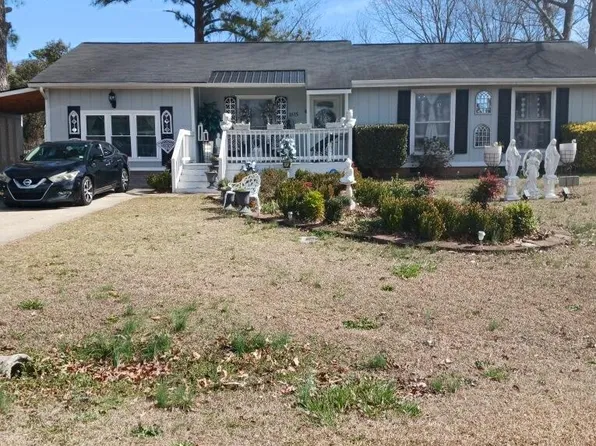 1615 Lawhorne Dr, Fayetteville, NC 28304