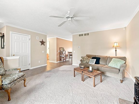 4th image of 65 Creston Ct