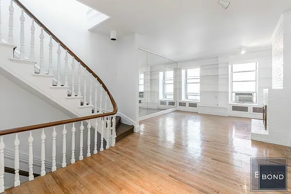 Rented by Bond New York | media 7