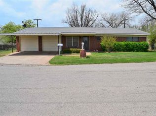 102 S Bell Rd, Iowa Park, TX 76367