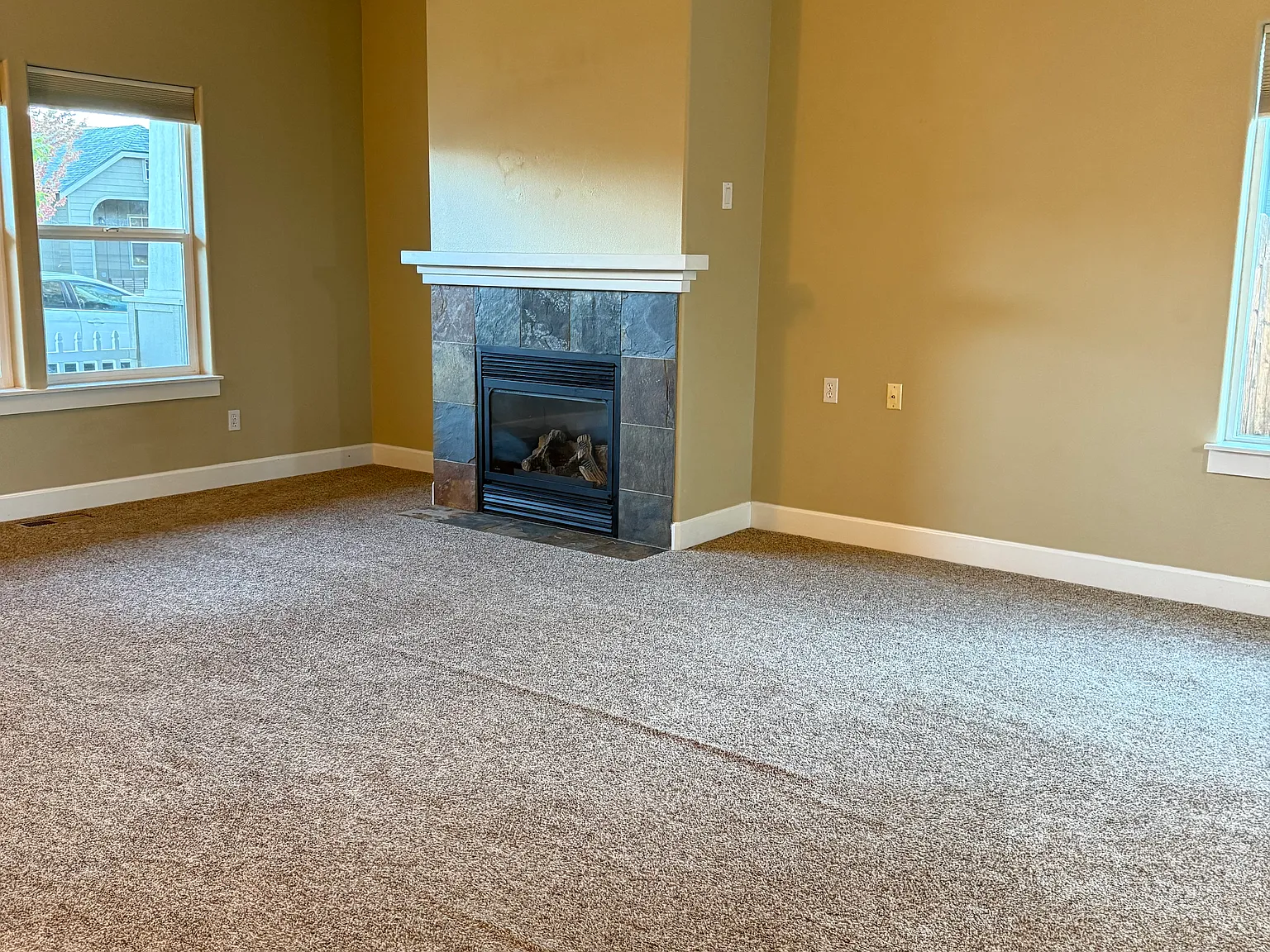 3 bed, 1428 sqft, $2,295 — Photo 2