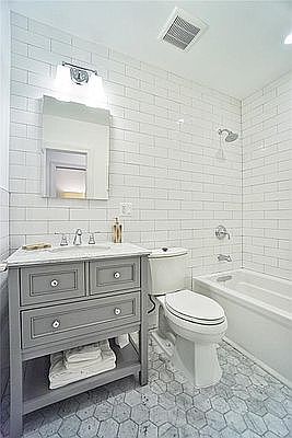 3rd image of 8721 19th Ave #3F