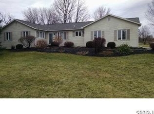 4224 Wild Rose Ln, Syracuse, NY 13215