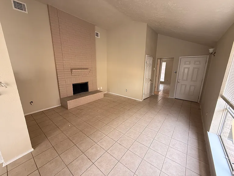 3110 Hirschfield Rd — Photo 4