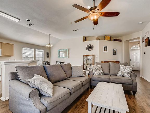 5th image of 1075 Port Boliver Dr